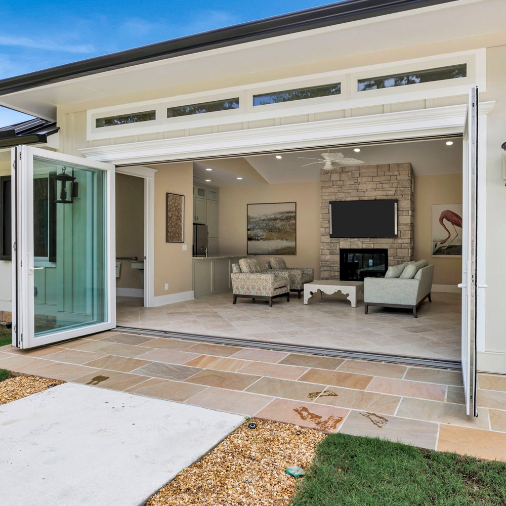 Gorgeous Community Pool with Pool House Perfect for Entertaining Guests